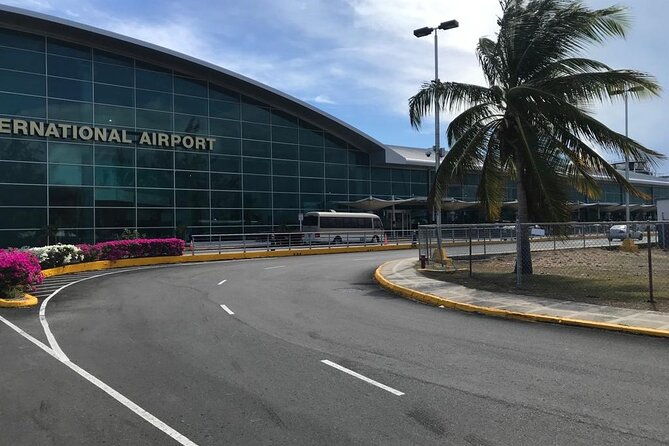 kingston-roundtrip-airport-taxi-transfer-to-riu-ocho-rios-moon-palace-hotels