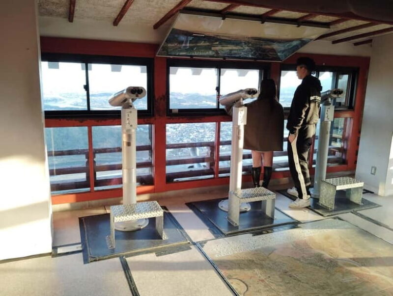 Kintai-Kyo Bridge and Iwakuni Castle with local guide 3h - What Makes This Tour Special?