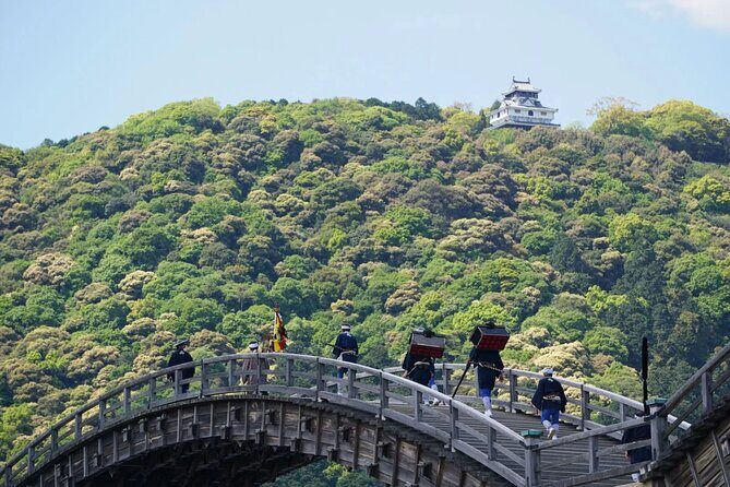 Kintaikyo Bridge, Castle Town and Seal Carving Iwakuni Day Tour - FAQ
