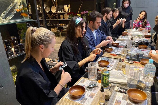 kintsugi-experience-art-of-golden-joinery-in-tokyo