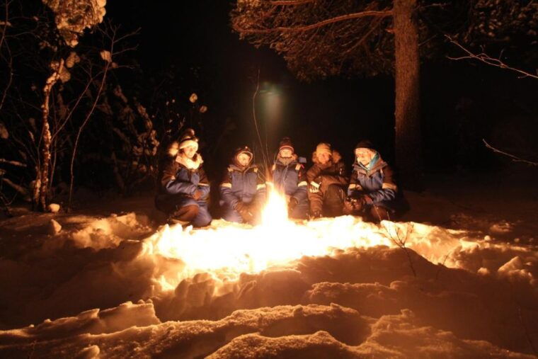 kiruna-build-your-own-igloo-overnight-tour