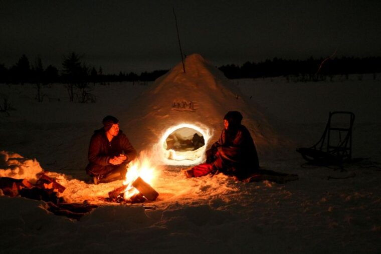 kiruna-build-your-own-igloo-overnight-tour