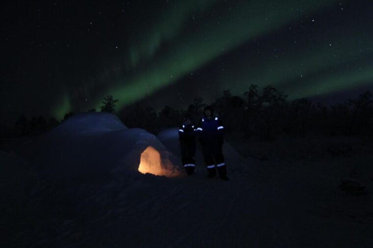 kiruna-build-your-own-igloo-overnight-tour