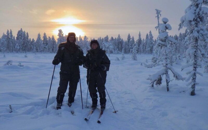 kiruna-nordic-touring-skiing-experience-with-warm-beverage