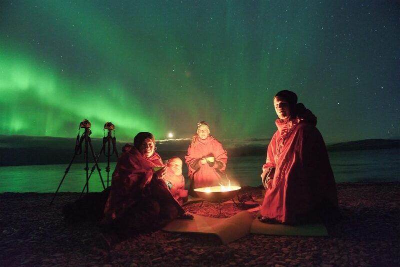 kiruna-northern-light-photo-tour-with-equipment