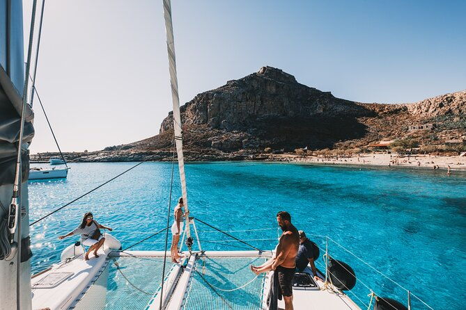 kissamos-balos-gramvousa-luxury-catamaran-sailing-cruise