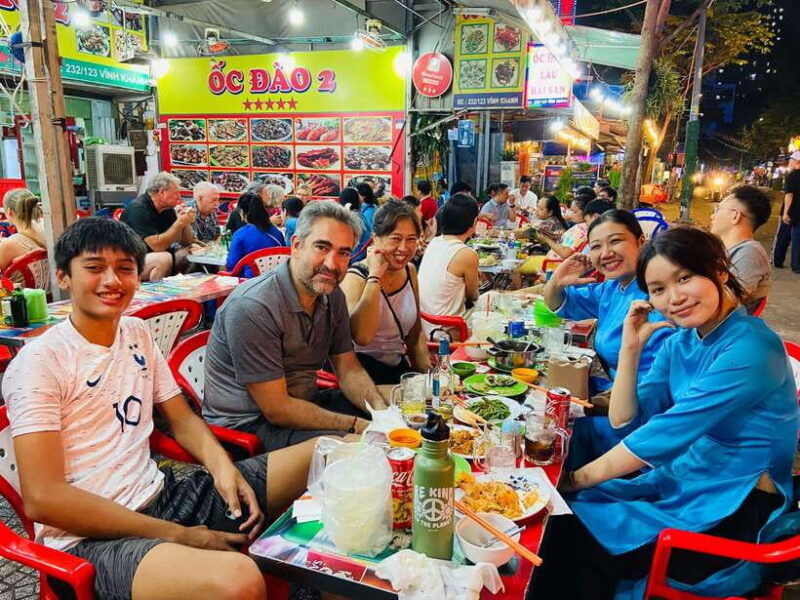 kisstour-motorbike-food-tour-female-drivers-in-ho-chi-minh