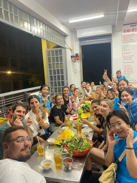 kisstour-saigon-by-night-street-food-tour-on-motorbike