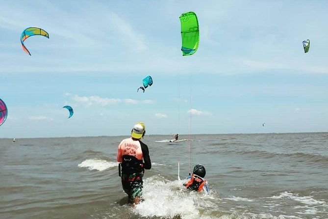 kitesurf-and-surf-lessons-individuals-and-groups-derivatives