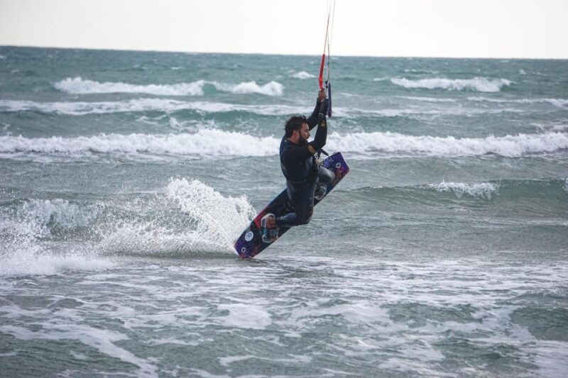 kitesurfing-course-near-syracuse-with-iko-instructor