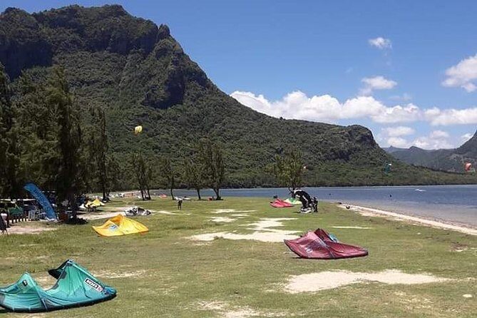 Kitesurfing lesson and rental at a cheaper price and with qualified instructor - Key Points