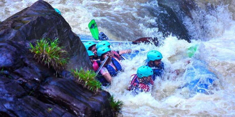 kitulgala-thrilling-white-water-rafting-adventure