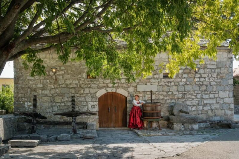 Klis ( Game ot Thrones ) & Soparnik - "Croatian pizza tour" - Tasting Soparnik in Tugare