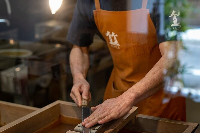 knife-workshop-with-a-master-cutler