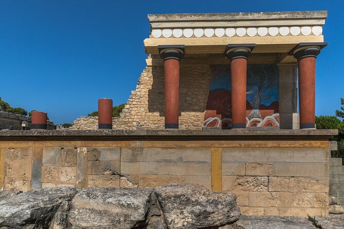 knossos-palace-and-arch-museum-of-heraklion-tour