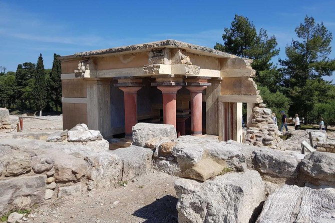 knossos-palace-and-old-pottery-village-in-the-mountains-luxury-adventure