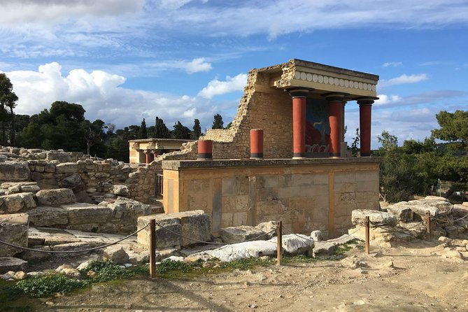 knossos-palace-exclusive-tour-small-group