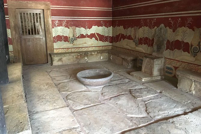 knossos-palace-exclusive-tour-small-group