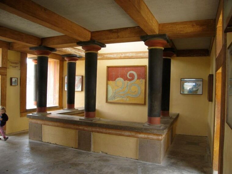 knossos-palace-heraklion-full-day-tour-from-chania-area