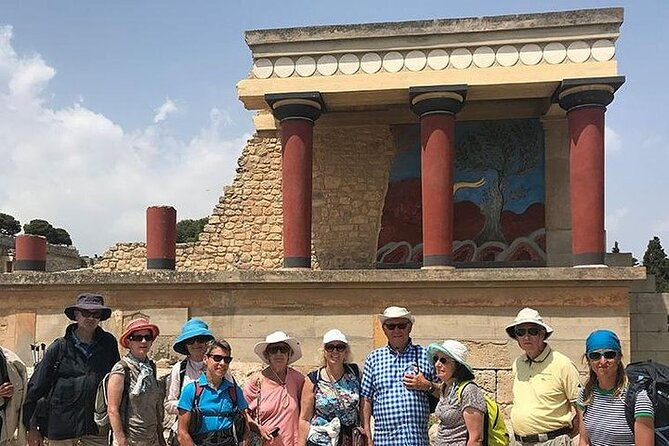 knossos-palace-the-archaeological-museum-of-heraklion-with-transfer