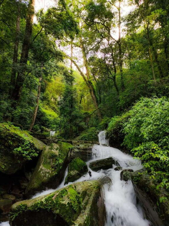 knuckles-mountain-range-hidden-waterfall-chain-hike
