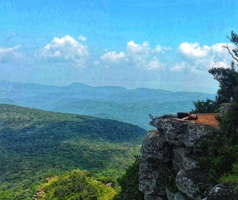 knuckles-tuk-tuk-safari-short-hiking