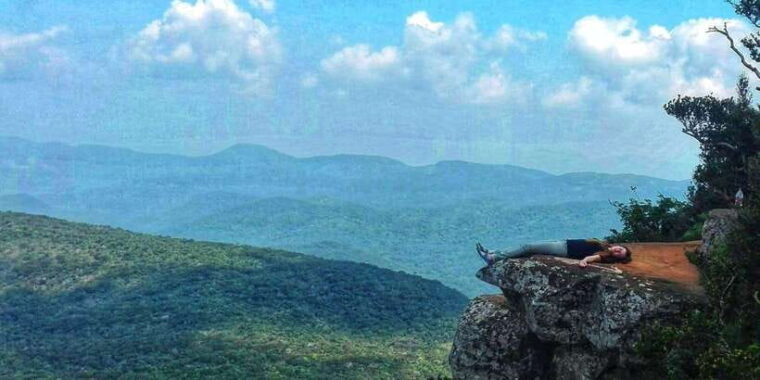 knuckles-tuk-tuk-safari-short-hiking