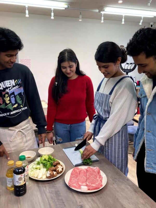 Kobe: Cooking Class with Kobe Beef Sukiyaki and Origami - Key Points: