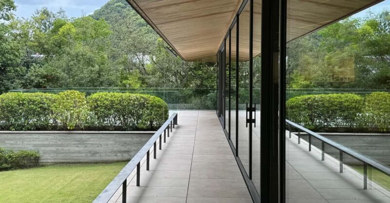 Kobe: Private Guided Tour of Takenaka Carpentry Tools Museum - Key Points