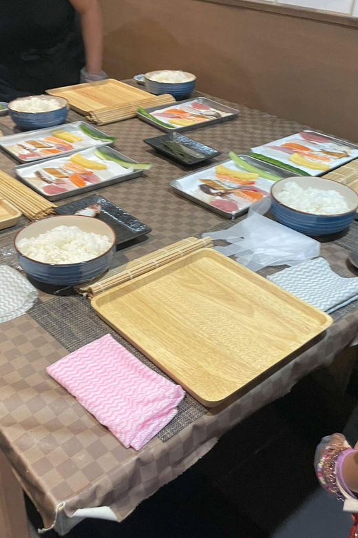 kobe-shioya-private-group-sushi-making-experience-for-lunch