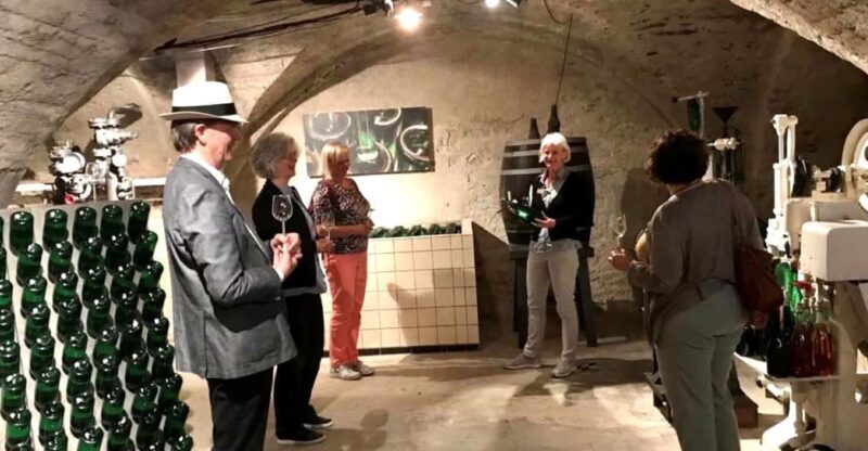 Koblenz: Sektmuseum Histor. Kelllergewölbe incl. 1 Glas Sekt - Key Points