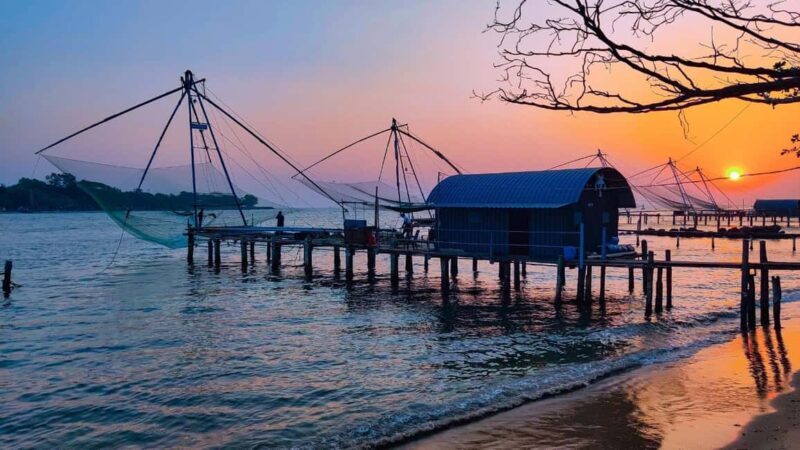 Kochi:4 Day Private Tour of Munnar, Alleppey with House boat - Key Points  