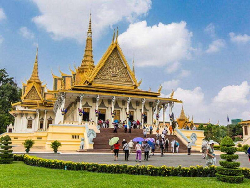 koh-dach-silk-island-and-phnom-penh-city-private-day-tour