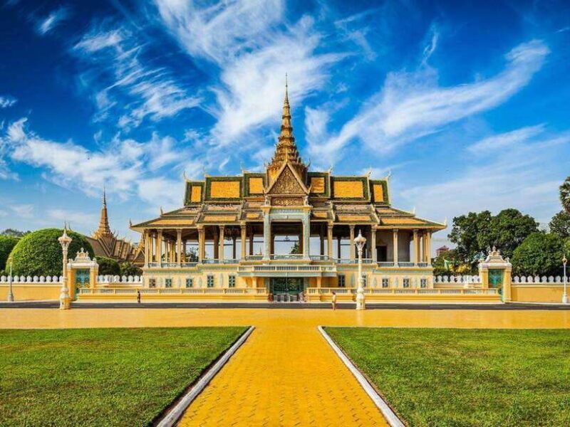 koh-dach-silk-island-and-phnom-penh-city-private-day-tour