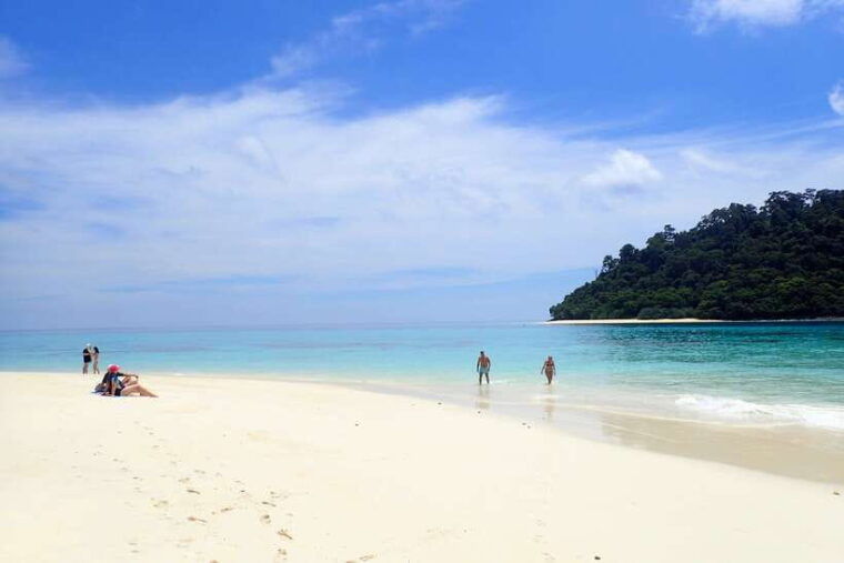 koh-lanta-adventure-sea-tour-to-koh-rok-and-koh-haa