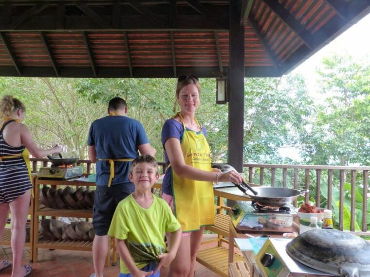 koh-lanta-lunch-course-at-lanta-thai-cookery-school