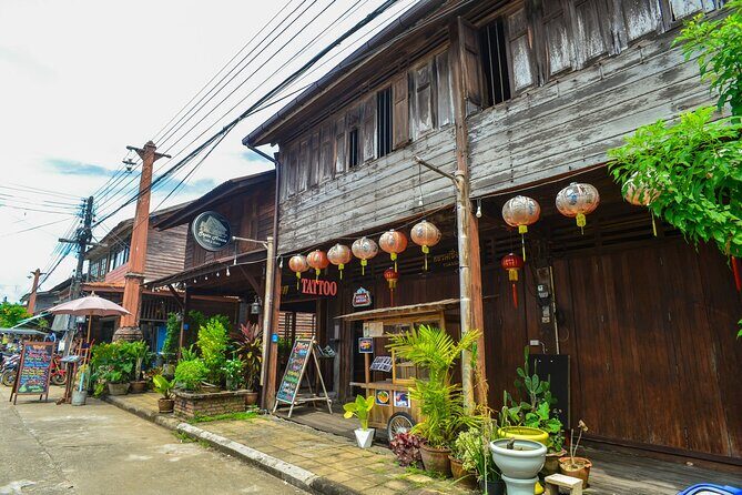 Koh Lanta Mangrove Adventure and Old Town Tour by Long Tail Boat - Exploring the Mangroves: Tung Yee Peng Village