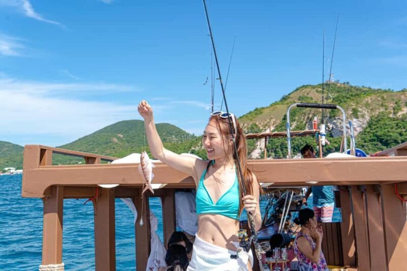 Koh Larn: Private Wooden Boat Charter with Seafood Set - Who This Tour Is Best For