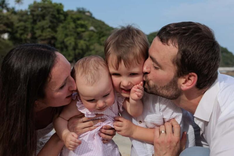 Koh Phangan: Family Photoshoot with 100 Photos - The Sum Up