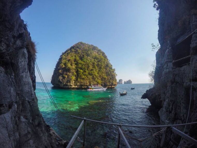 koh-phi-phi-captain-bobs-private-booze-cruise
