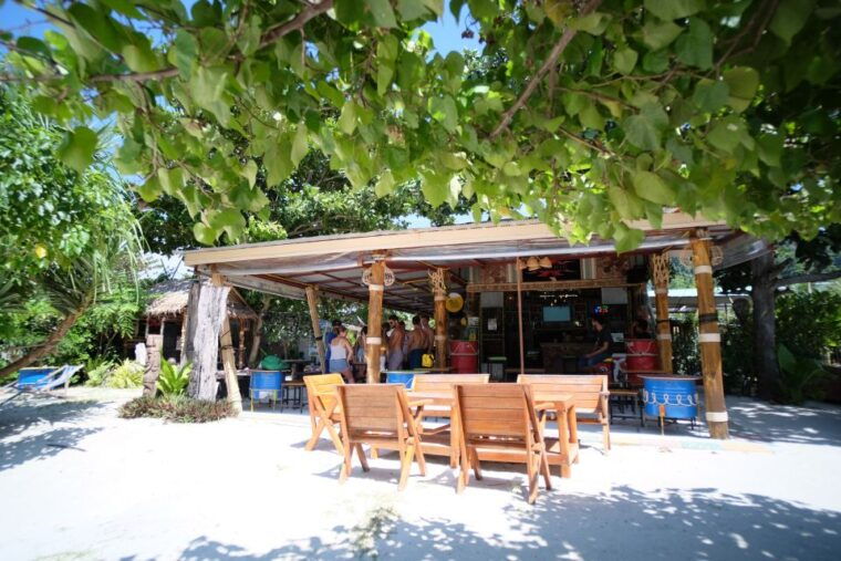 koh-phi-phi-captain-bobs-private-booze-cruise