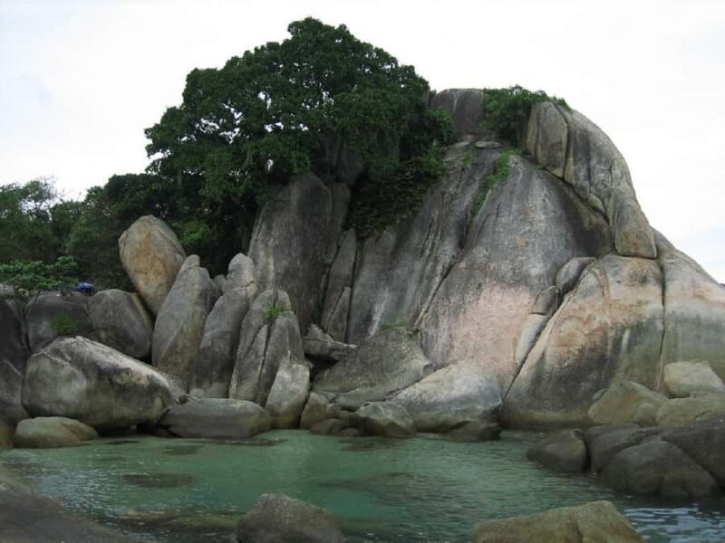 Koh Samui: Local Market, Hin Ta Hin Yai & Beach Dinner - Key Points