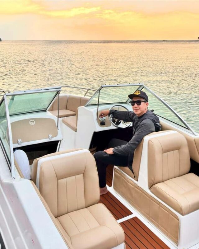 Koh Tao: VIP Private Long-tail or Speedboat Exclusive Tour - Shark Bay and Sunset Snorkel