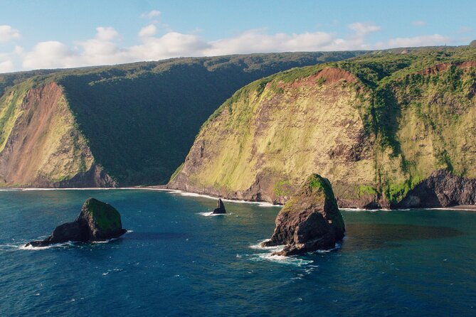 kohala-waterfalls-with-exclusive-landing-helicopter-tour