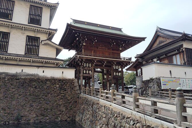 Kokura Castle and Garden Guided Tour in Kitakyushu - A Close Look at the Tour Experience