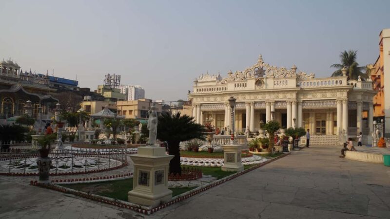 Kolkata: Private Custom Tour with Hotel Transfers - Food and Local Flavor