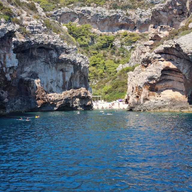 komiza-blue-cave-with-5-islands-coastal-gems-boat-tour