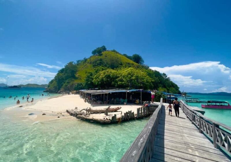 Komodo: 4-Day Private Tour with Overnight Boat and Hotel - Key Points