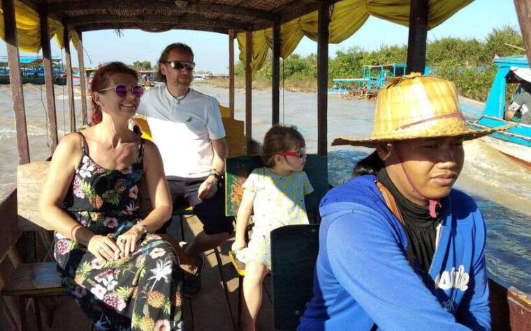 kompong-kleang-floating-village-guide-tour-from-siem-reap