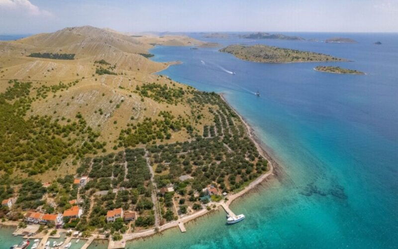 kornati-national-park-islands-mana-kornat-tour-by-boat-fro